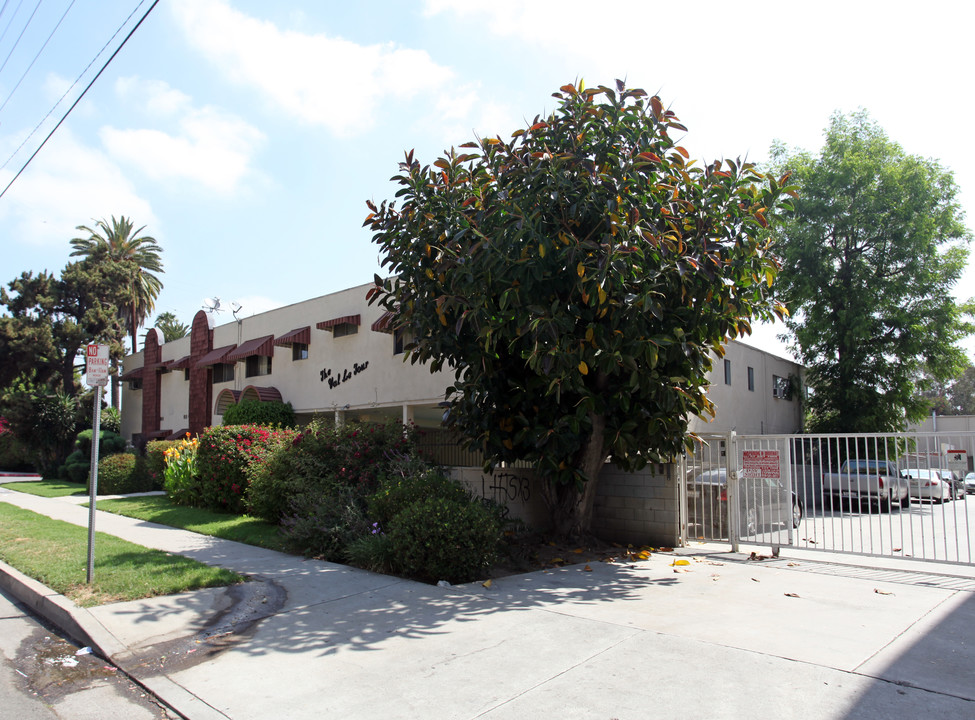 The Val Le Jour in Van Nuys, CA - Building Photo