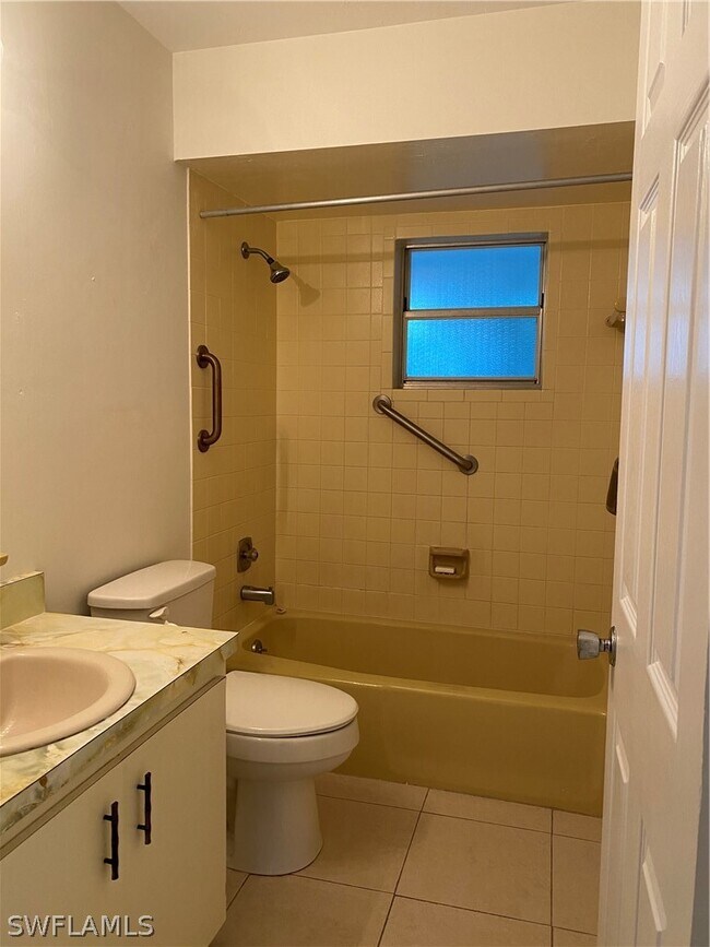 668 98th Ave N in Naples, FL - Building Photo - Building Photo