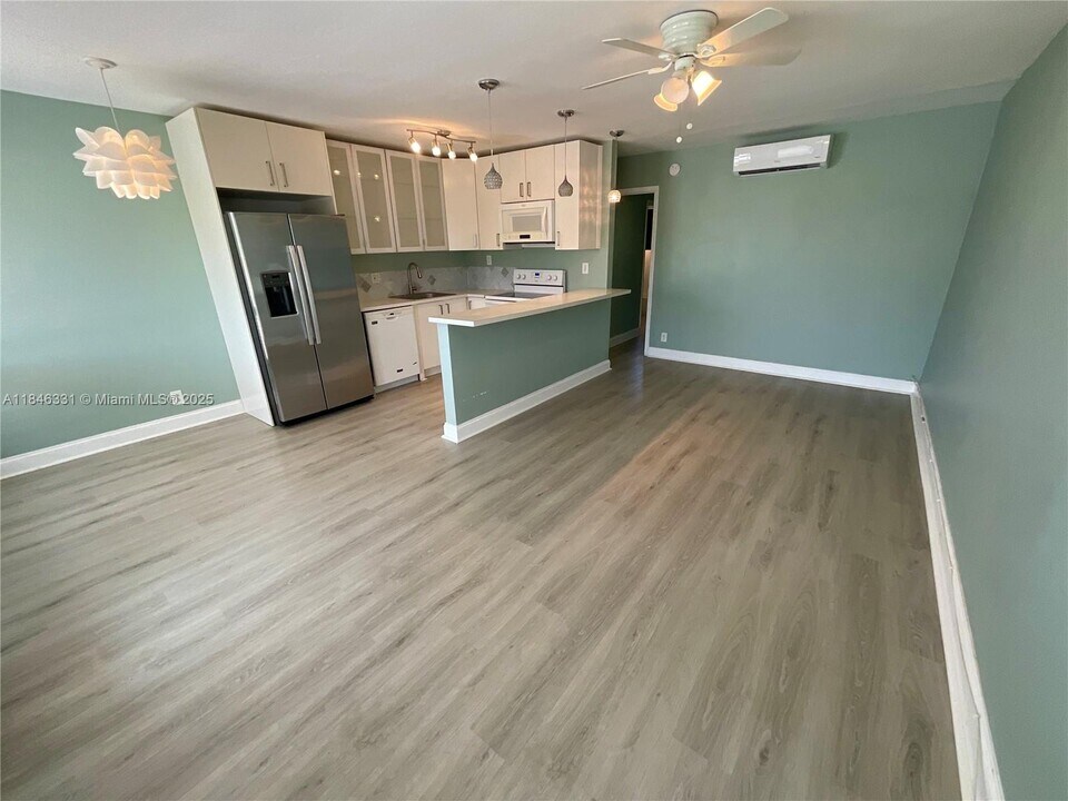 2716 NE 30th Pl in Fort Lauderdale, FL - Building Photo