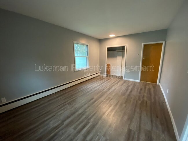 513 Village St in Kalamazoo, MI - Building Photo - Building Photo