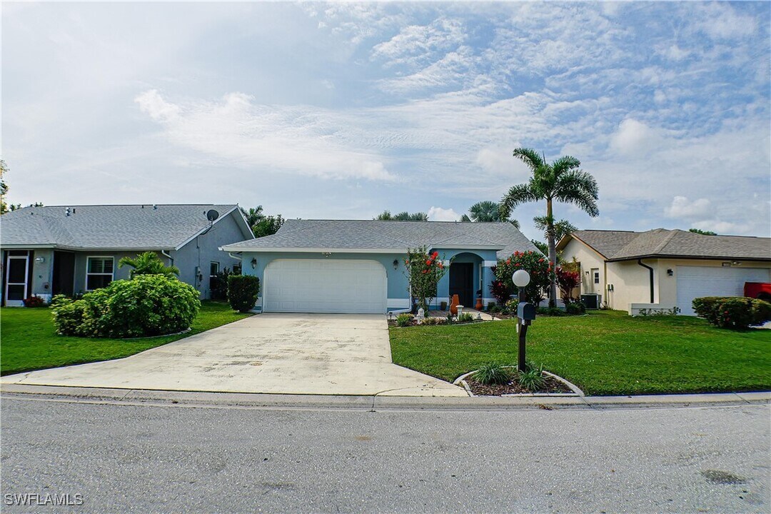 13230 Heather Ridge Loop in Ft. Myers, FL - Building Photo