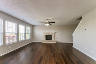 9498 W Midnight Dr in Pendleton, IN - Foto de edificio - Building Photo