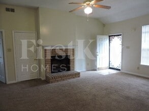 5324 Farm Ridge Dr in Memphis, TN - Foto de edificio - Building Photo