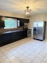 1840 Hart Dr in Hebron, KY - Building Photo - Building Photo