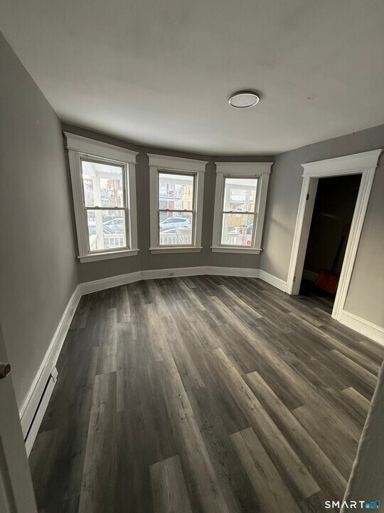 500 Carroll Ave in Bridgeport, CT - Building Photo