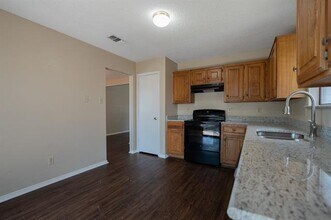 1002 Tracy Ave in Duncanville, TX - Building Photo - Building Photo