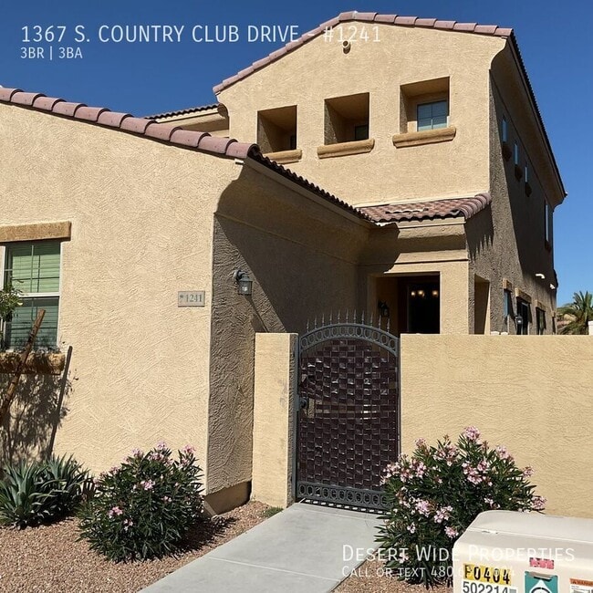 property at 1367 S Country Club Dr