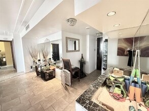 2016 Main St in Houston, TX - Foto de edificio - Building Photo