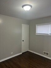 1235 King Cir in South Holland, IL - Building Photo - Building Photo