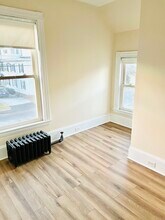 7 Sylvan Ave, Unit 2 in Lewiston, ME - Building Photo - Building Photo