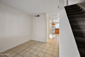 12717 W Tasha Dr-Unit -3 in Surprise, AZ - Building Photo - Building Photo