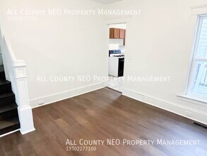 3298 W 98th St in Cleveland, OH - Building Photo - Building Photo