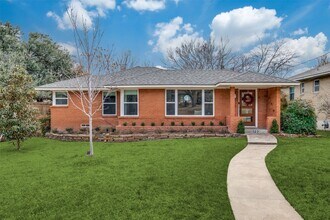 1123 Valencia St in Dallas, TX - Building Photo - Building Photo