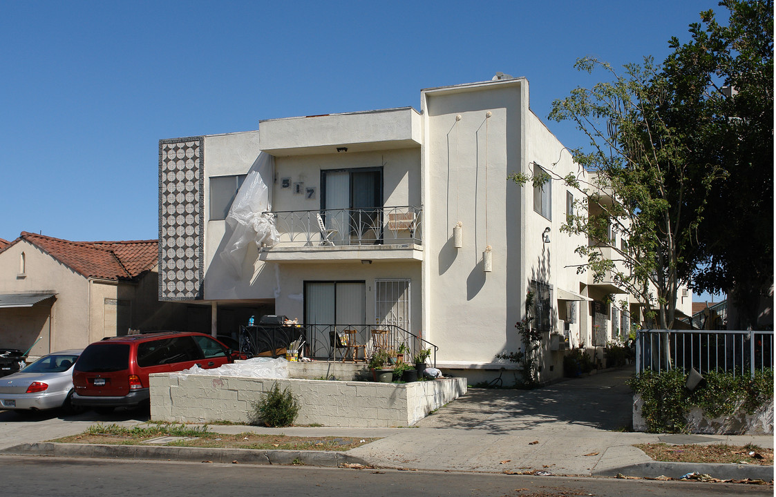 4517 Maplewood Ave in Los Angeles, CA - Building Photo