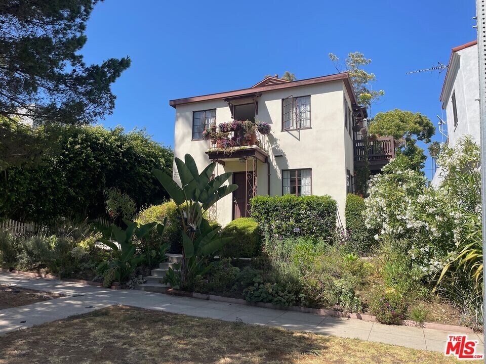 947 17th St in Santa Monica, CA - Building Photo