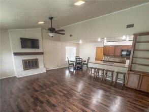 2817 Jennifer Dr in College Station, TX - Building Photo - Building Photo