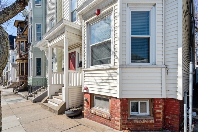 property at 224 Lexington St