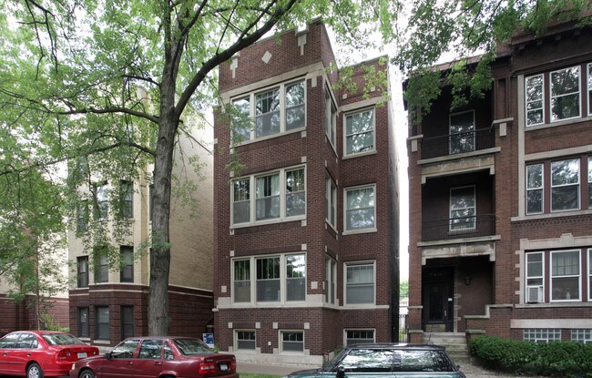 5429 S. Woodlawn Avenue