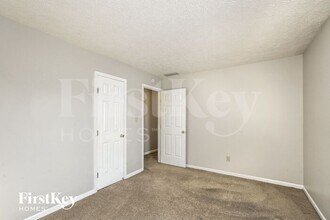 3661 Crickwood Cir in Indianapolis, IN - Building Photo - Building Photo