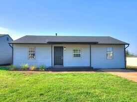 824 NW 66th St in Oklahoma City, OK - Building Photo