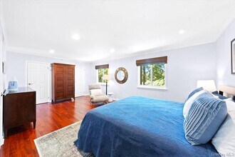 301 Old Cedar Rd in Hartsdale, NY - Building Photo - Building Photo