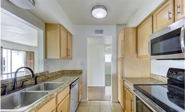 240 Old Litchfield Rd in Litchfield Park, AZ - Building Photo - Building Photo