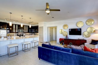 Haven At Avalon in Alpharetta, GA - Foto de edificio - Building Photo