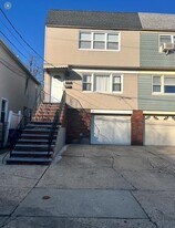 105 Evergreen St in Bayonne, NJ - Building Photo