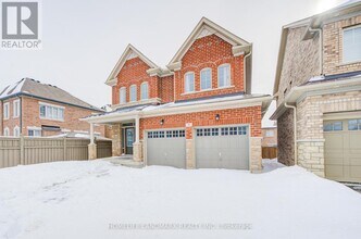 9 Rotondo Cres in Vaughan, ON - Building Photo - Building Photo