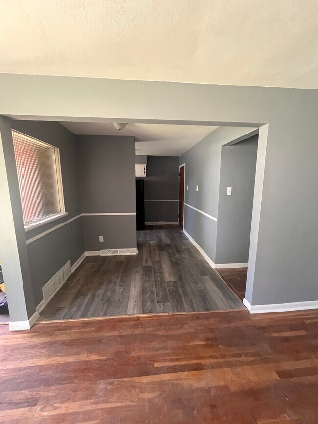 1070 Rue St Louis St