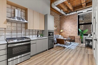 150 W Ohio St in Chicago, IL - Foto de edificio - Building Photo