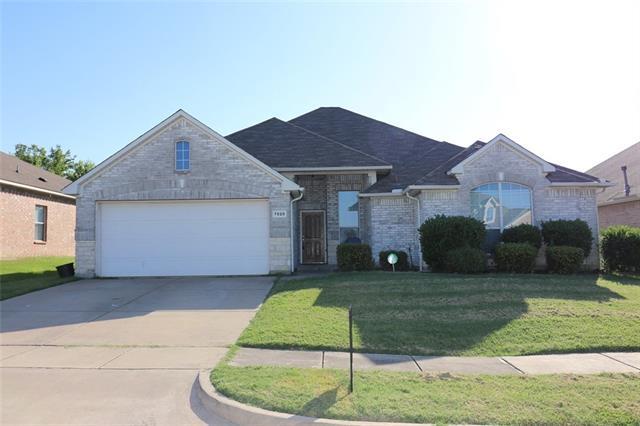 7828 Corona Ct in Arlington, TX - Building Photo