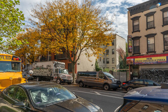 970 De Kalb Ave in Brooklyn, NY - Foto de edificio - Building Photo