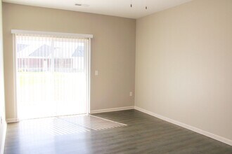 3281 Redhawk St in Coralville, IA - Building Photo - Building Photo