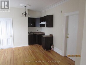 220-220 Lyon St. N in Ottawa, ON - Building Photo - Building Photo