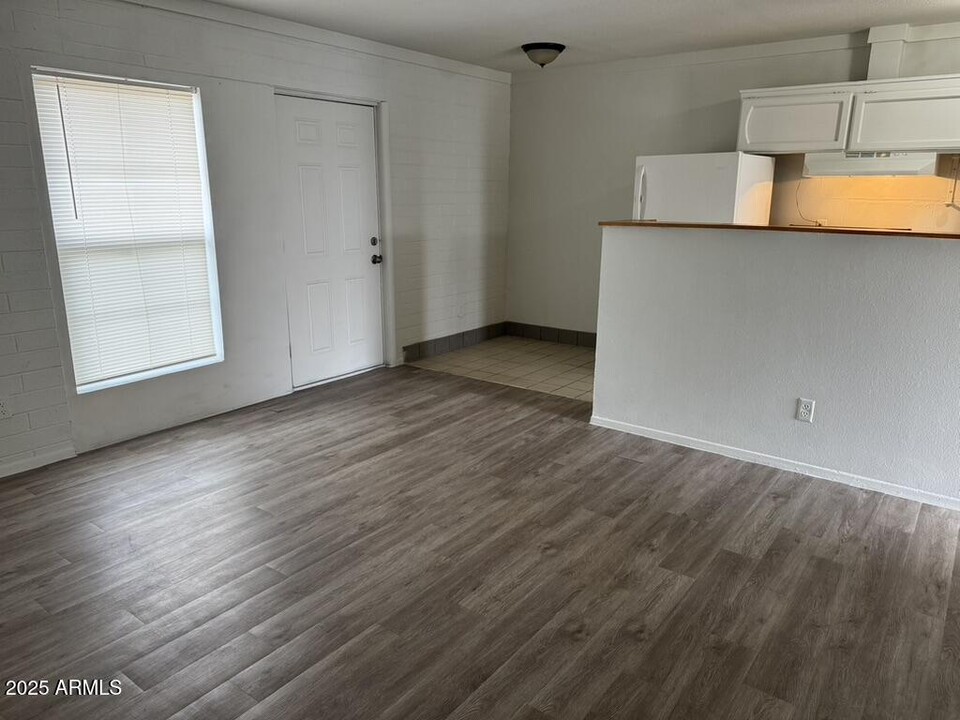 2705 W Tuckey Ln in Phoenix, AZ - Building Photo