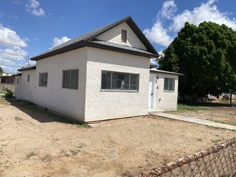 1686 W 1st St in Yuma, AZ - Foto de edificio