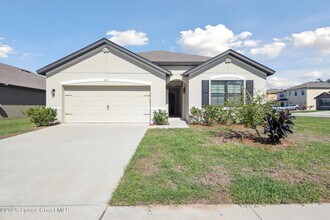 560 Lumber Jack Pl in Cocoa, FL - Foto de edificio - Building Photo