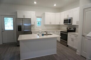 103 Palm St in Freeport, FL - Building Photo