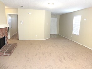 4217 Meadowknoll Dr in Fort Worth, TX - Building Photo - Building Photo