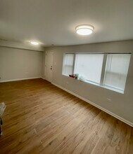 2314 S Seeley Ave, Unit Garden Unit in Chicago, IL - Foto de edificio - Building Photo
