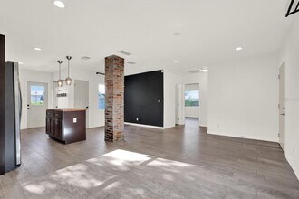 5006 N Suwanee Ave in Tampa, FL - Building Photo - Building Photo