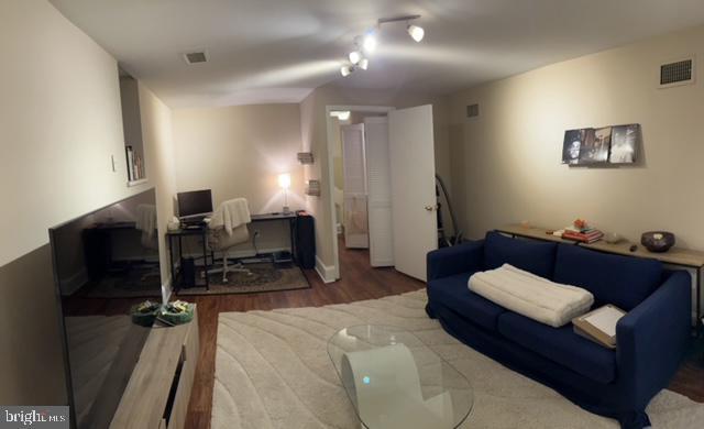 property at 1906 Fairmount Ave