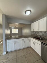 5195 Gray Ln in Las Vegas, NV - Building Photo - Building Photo