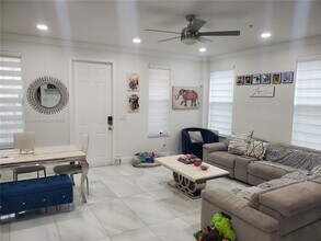 11838 SW 26 St in Miramar, FL - Building Photo - Building Photo