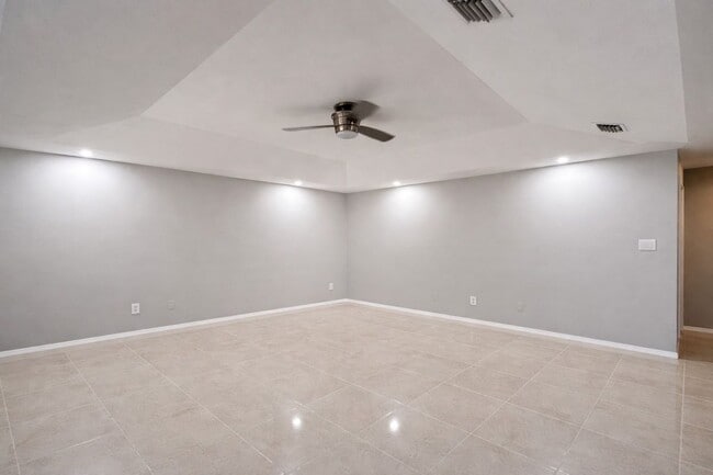 2401 S Jackson Rd in Pharr, TX - Building Photo - Building Photo