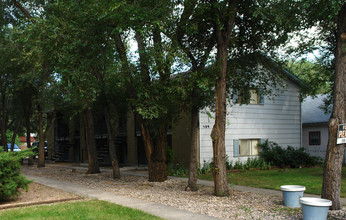 Sunset Apartments in Colorado Springs, CO - Building Photo - Building Photo