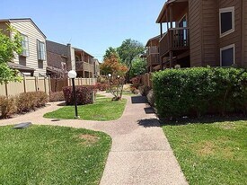 2379 Briarwest Blvd in Houston, TX - Building Photo