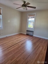 250 Thomas St in Woodbridge Township, NJ - Building Photo - Building Photo