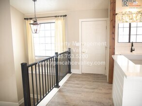 135 Bristol Rd in Logan, UT - Foto de edificio - Building Photo